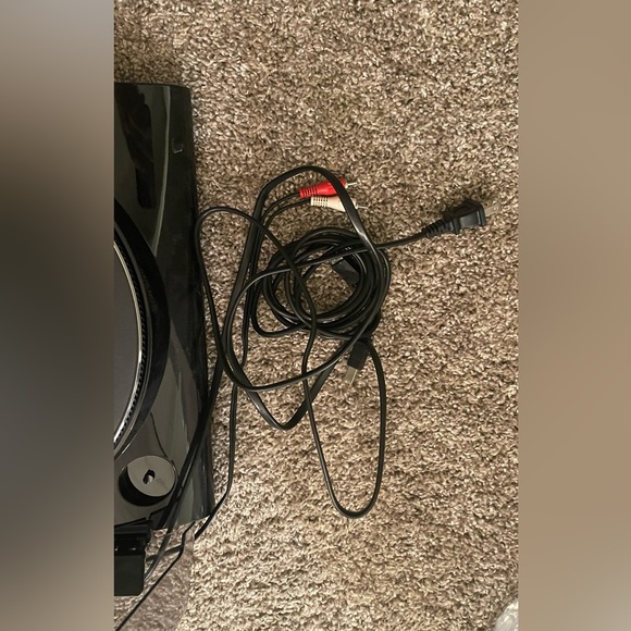 ION Audio PROFILE LP Turntable - Picture 2 of 3